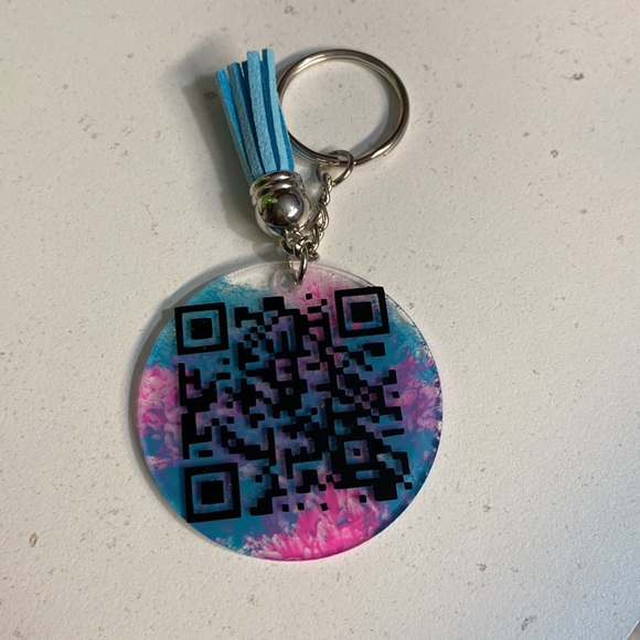 Custom made QR code keychain - Picture 4 of 5